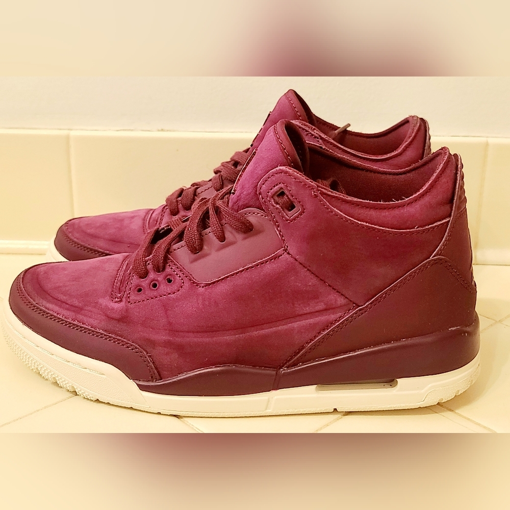 Jordan 3 Retro Bordeaux Women's Size 9